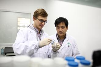 多角度PK审阅全球在研新药：：：未理由谁主导？？