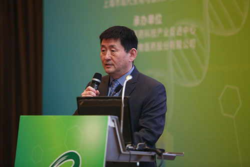 人生就是博官方网站生物部副总裁汪俊博士为聚会作精彩开场