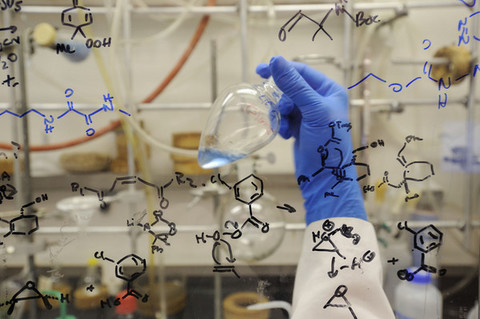 多肽药物“效果”吸睛研发掣肘、、出口承压隐忧展现
