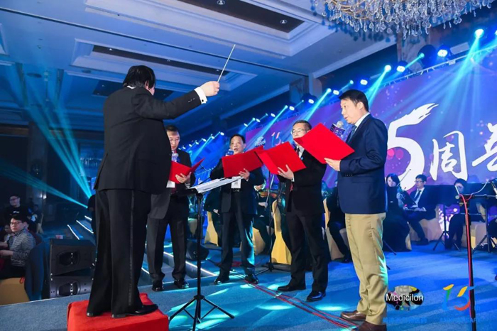 合唱：：：《家乡的云》