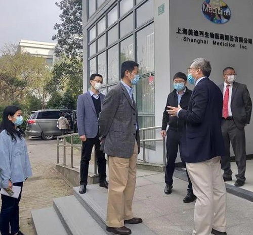 上海市委常委、、、副市长吴清一行调研人生就是博官方网站张江园区