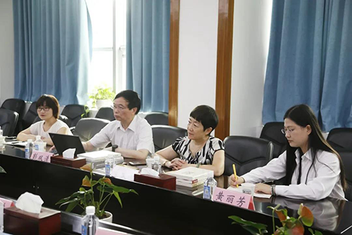 人生就是博官方网站临床前研究副总裁兼机构认真人彭双清教授，，药效部执行主任董文心，，药代安评项目认真人龙娜等