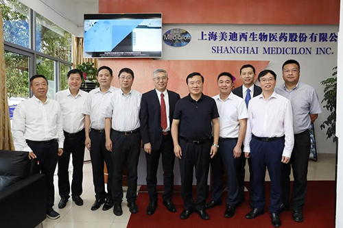 区向导彭崧、唐石青加入调研